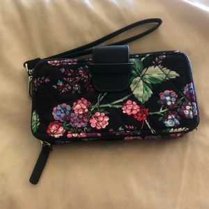 Vera Bradley RFID smartphone wristlet
